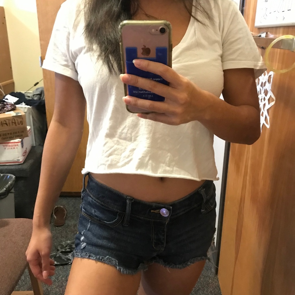 Hollister low rise dark wash jean shorts size 00